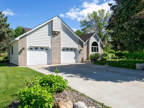 7488 Newbury Rd, Woodbury, MN 55125