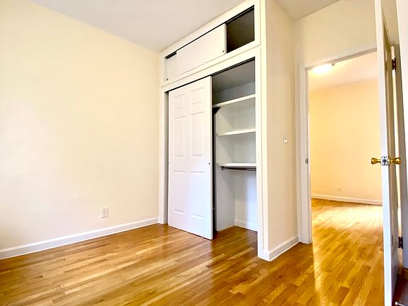 5th image of 220 E 78th St APT 12