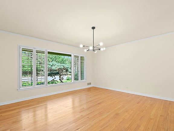 4th image of 825 Myrta St