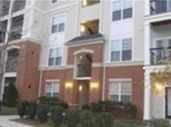 11379 Aristotle Dr APT 407, Fairfax, VA 22030
