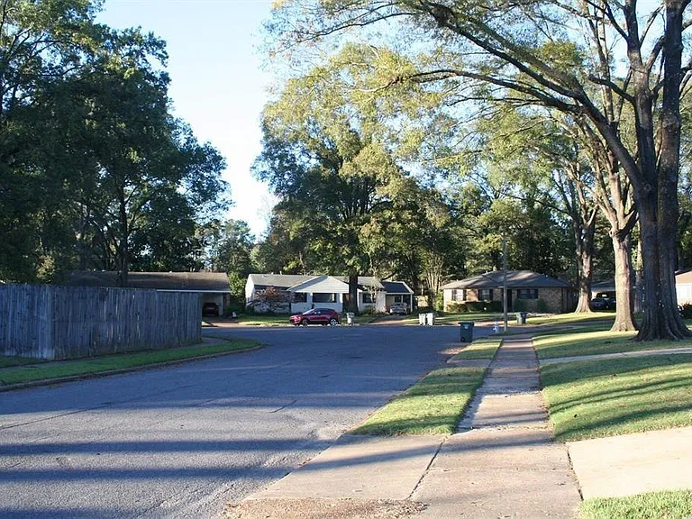 1588 Dorset Dr — Photo 27