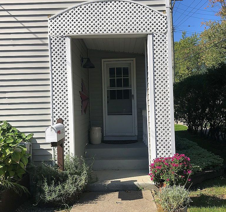 1st image of 572 Atwater St
