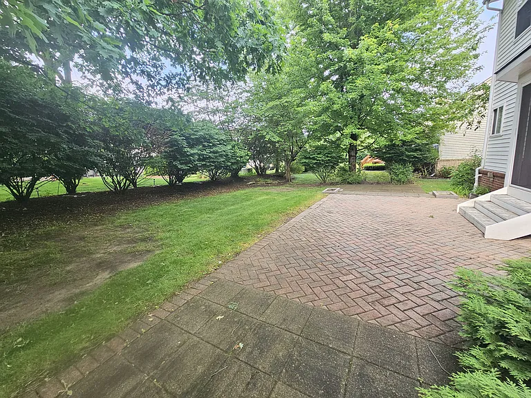 29221 Fieldstone — Photo 63