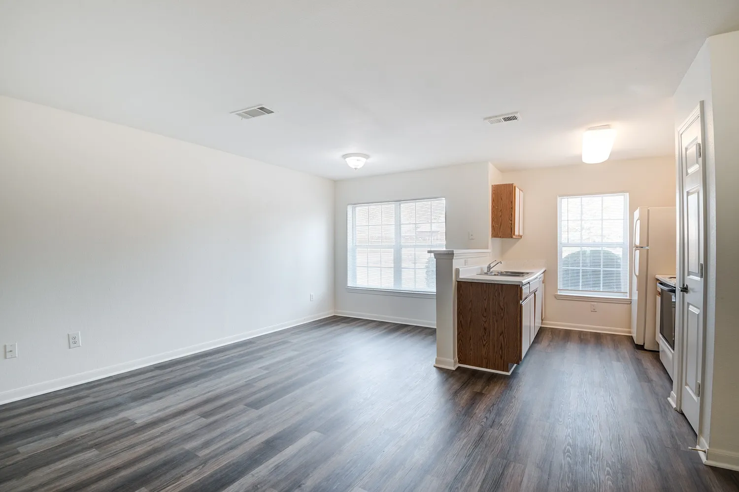 The Regency Apartment Homes — Photo 4