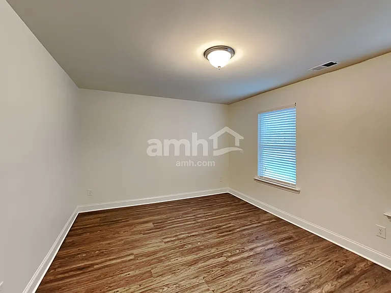 1410 Ashlyn Ct — Photo 18