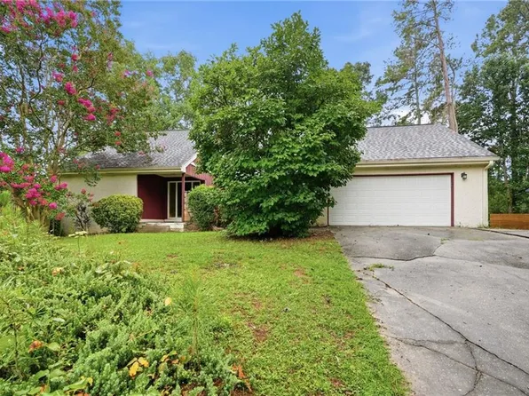 1384 Huntsmen Gln, Riverdale, GA 30296