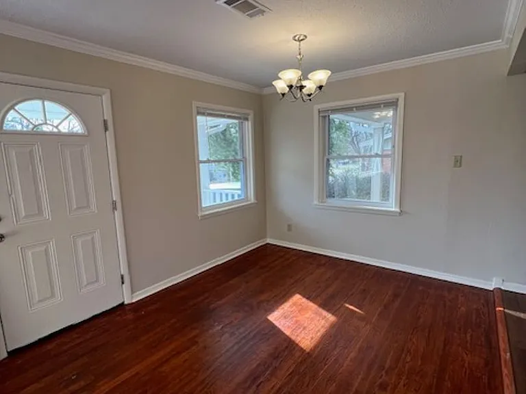810 Woodlawn Ave — Photo 16