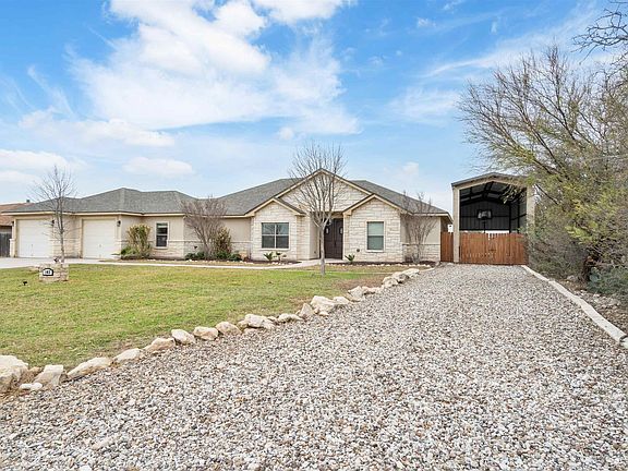 2nd image of 102 Gancho