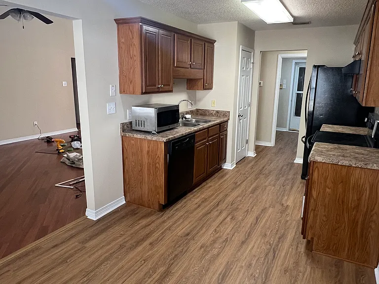 8816 Spring Grv N — Photo 7