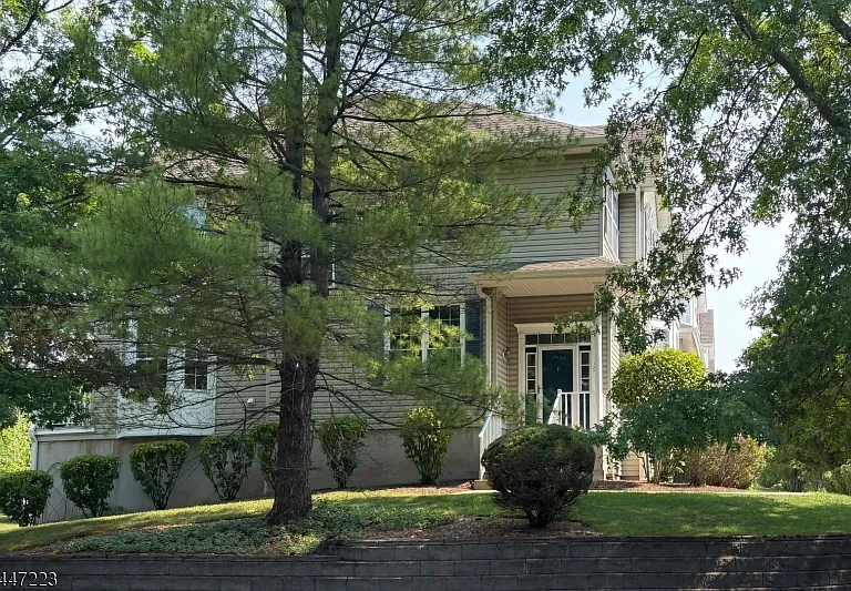 39 Briar Ln — Photo 2