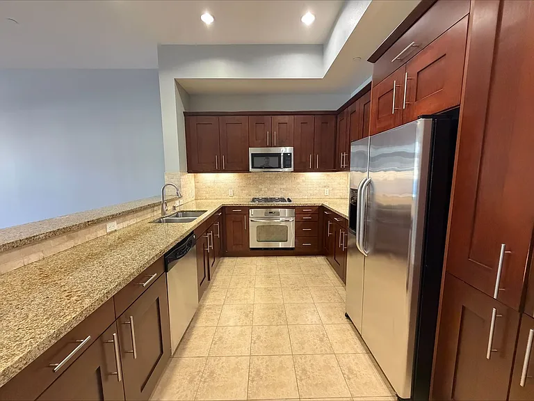 Axis 2300 Apartments — Photo 56