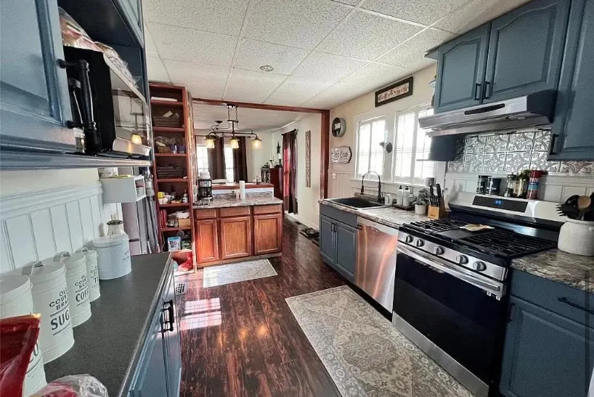 Building Photo - 205 Dwight Ave #1