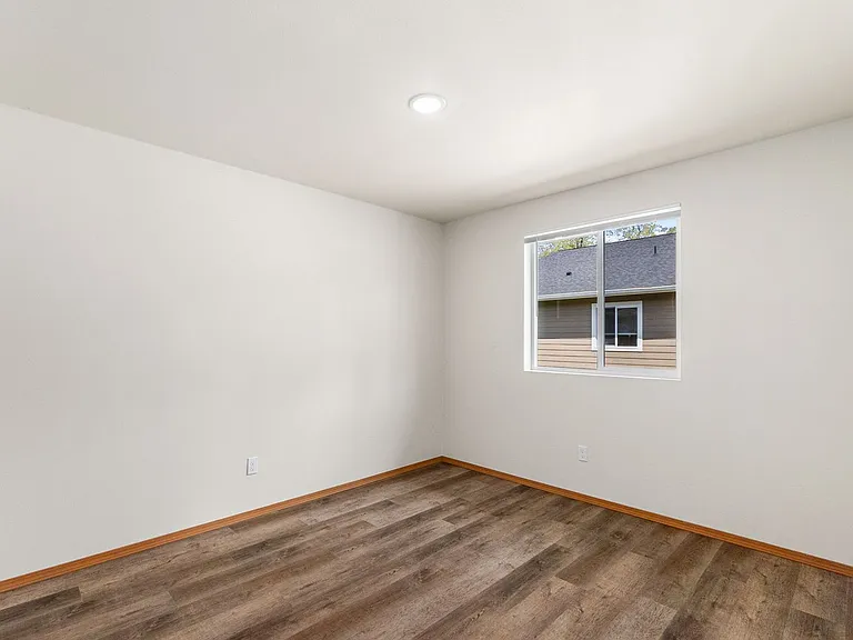 505 Minnesota St N — Photo 24