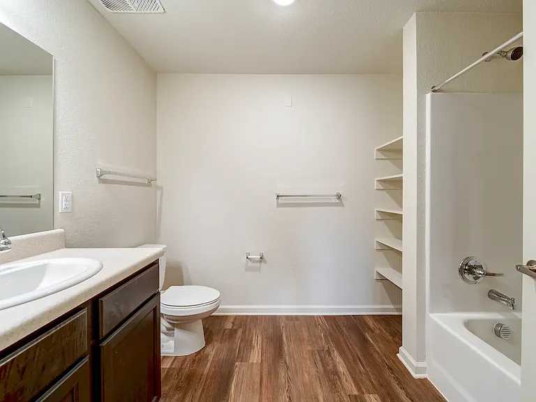 The Hub on Harris Apartment Homes — Photo 37