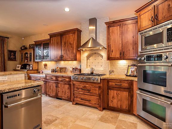 4th image of 60906 Grand Targhee Dr