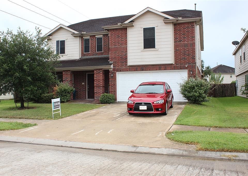 1st image of 534 Remington Heights Dr