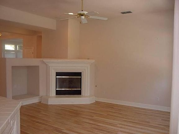 4th image of 3985 Ironwood Dr