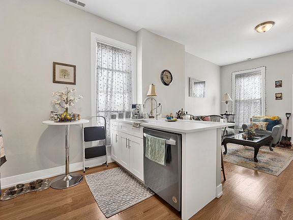 2nd image of 2545 W North Ave APT 3R