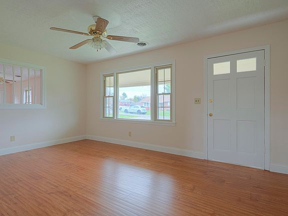 5th image of 245 Hudson Dr