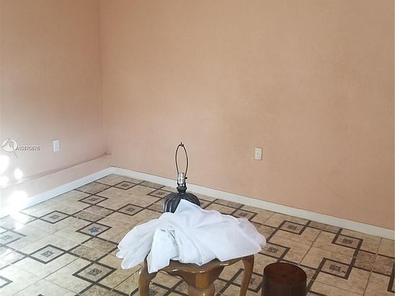 2nd image of 1365 NE 138th St