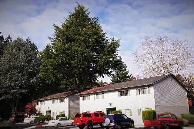 Parkview Apartments — Photo 15