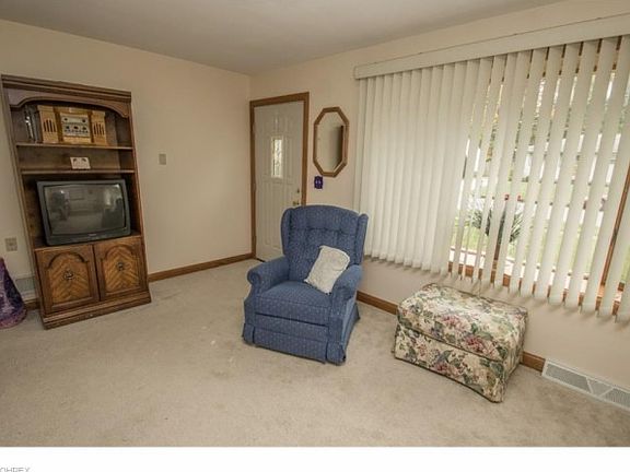 5th image of 208 Bermont Ave
