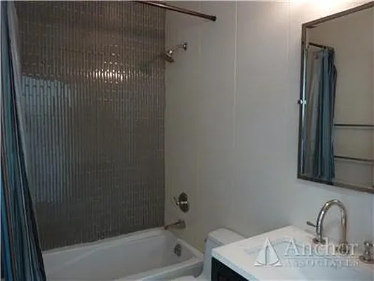 Rented by Anchor Associates | media 17