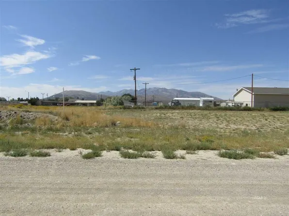26 W 7th St, Wells, NV 89835
