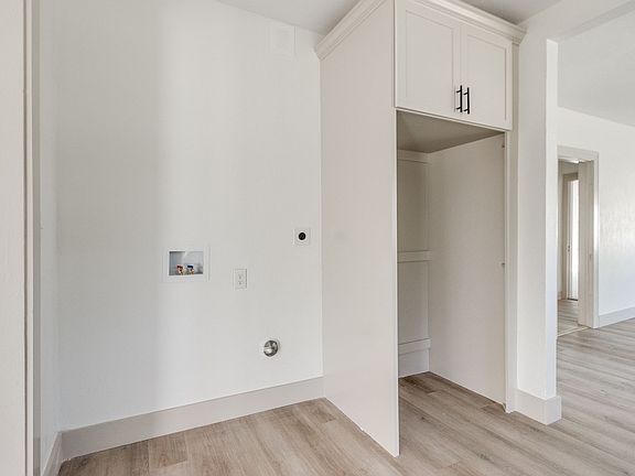 4th image of 1607 N Beard Ave