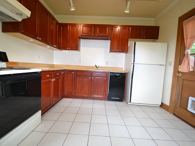 2412 E Prospect St #A — Photo 2