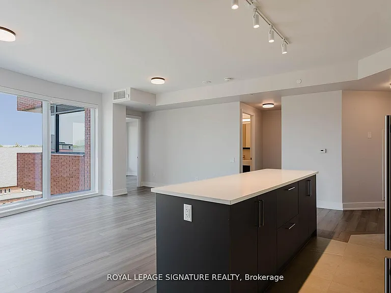 2525 Bathurst St #607 — Photo 4