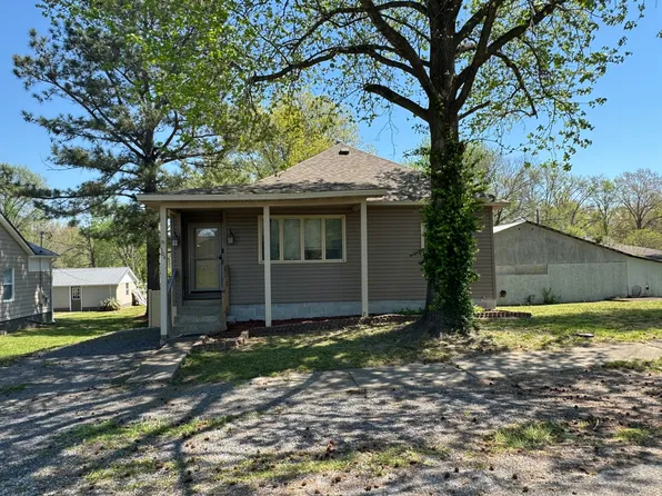 504 S Sunny Slope St, West Frankfort, IL 62896