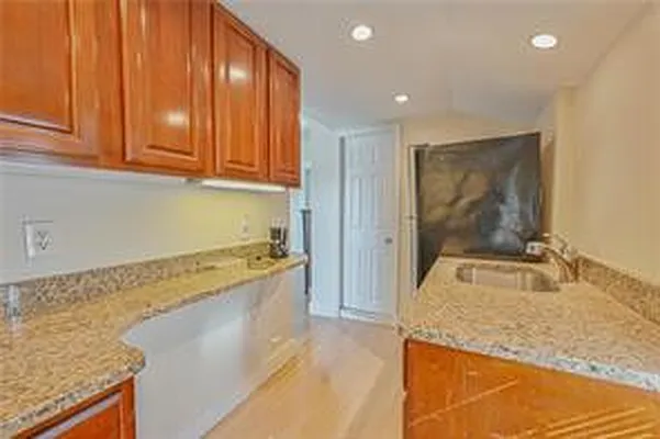 Sold by Remax Real Estate Professionals | media 30