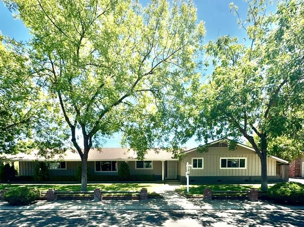 404 Robin Hood Dr, Modesto, CA 95350
