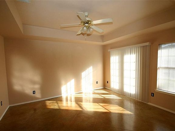 2nd image of 221 Princess Jennifer Dr