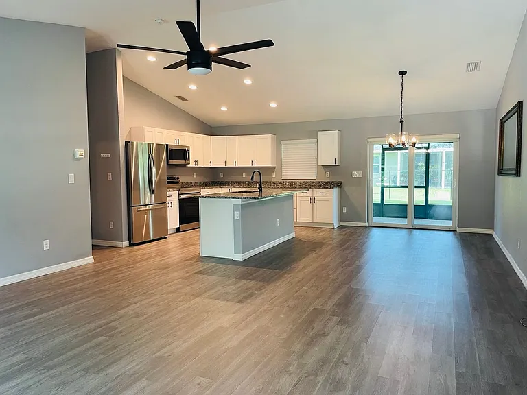 19035 Wilton Ave — Photo 3