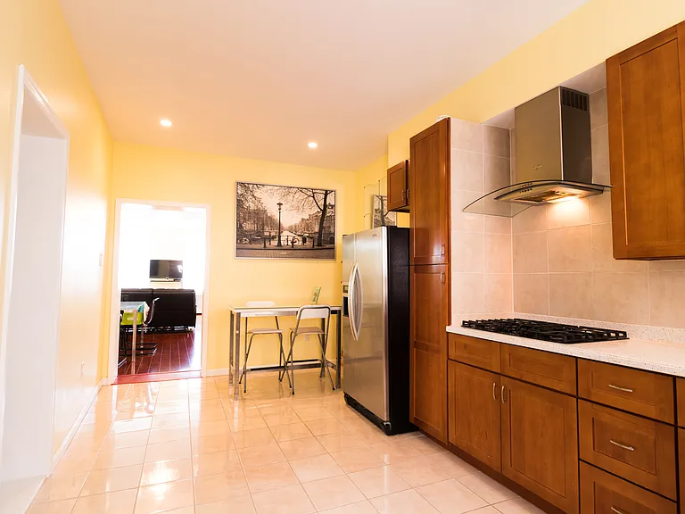 633 Washington Ave #1 — Photo 16