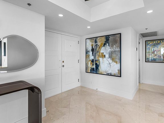 2nd image of 901 E Camino Real #15d