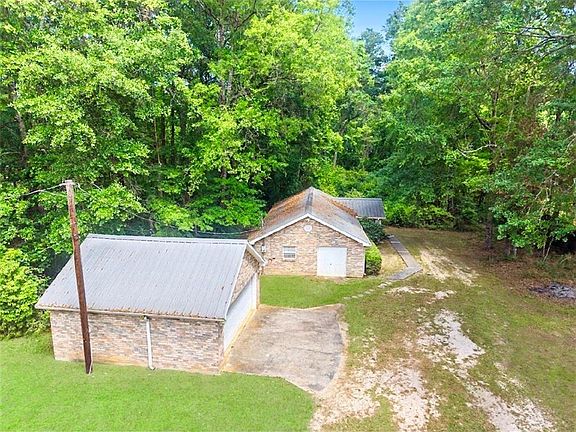 3rd image of 1802 Avenue L