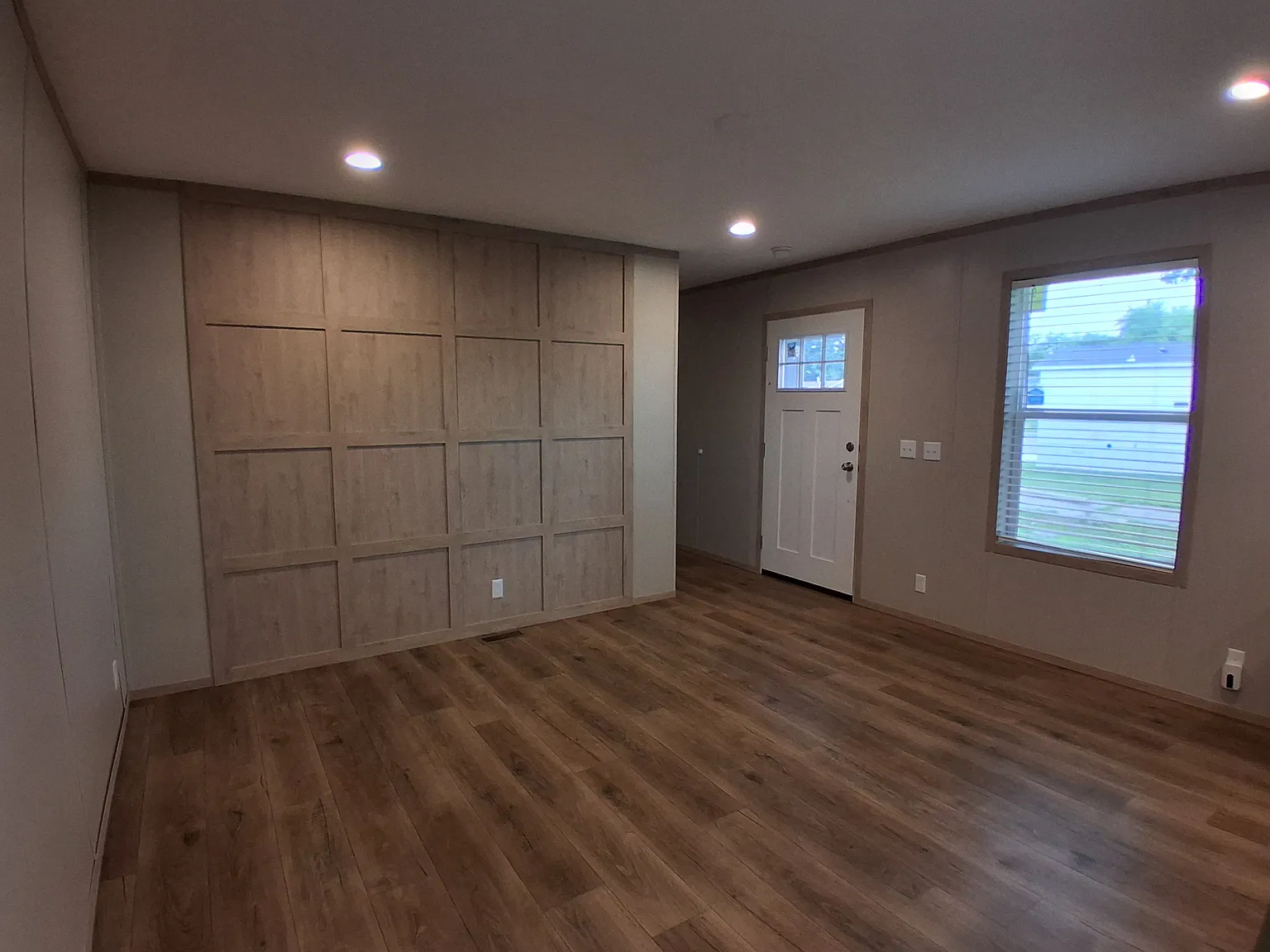 3 bed, 1056 sqft, $1,049 — Photo 3