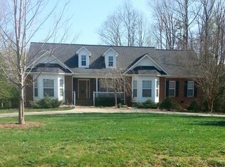 317 Forbes Ct., Lake Wylie, SC 29710