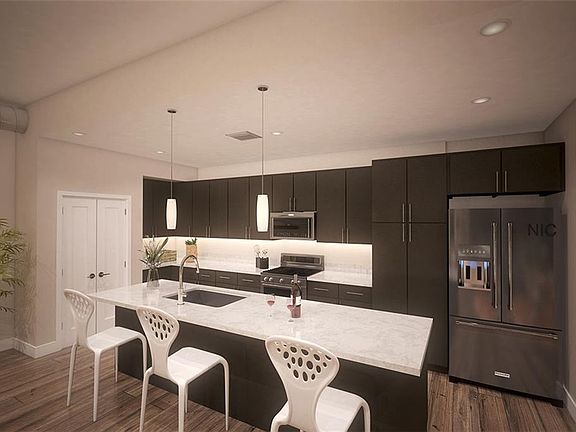 4th image of 931 Arlington Ave N #10