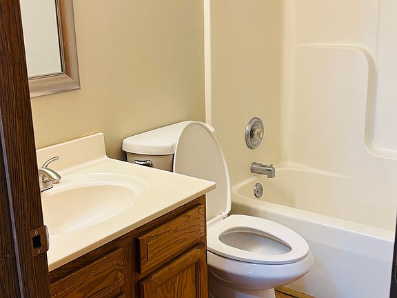 4th image of 217 Crittenden Ct #B