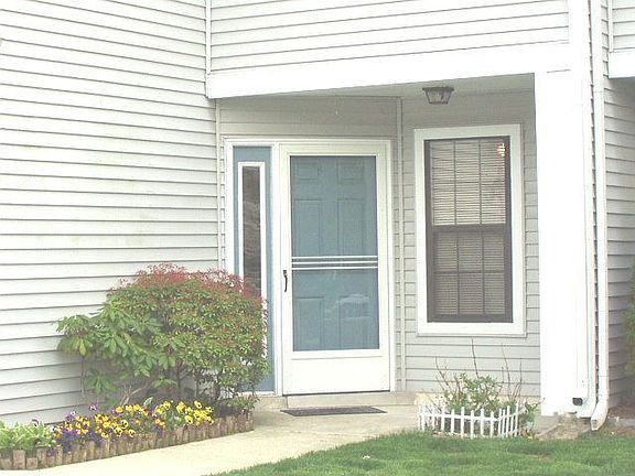 1st Floor Covered Entry