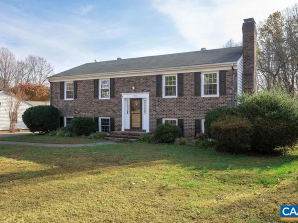 1725 Sourwood Pl, Charlottesville, VA 22911