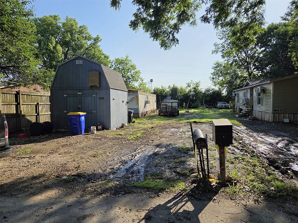 1st image of 425 Barry Dr