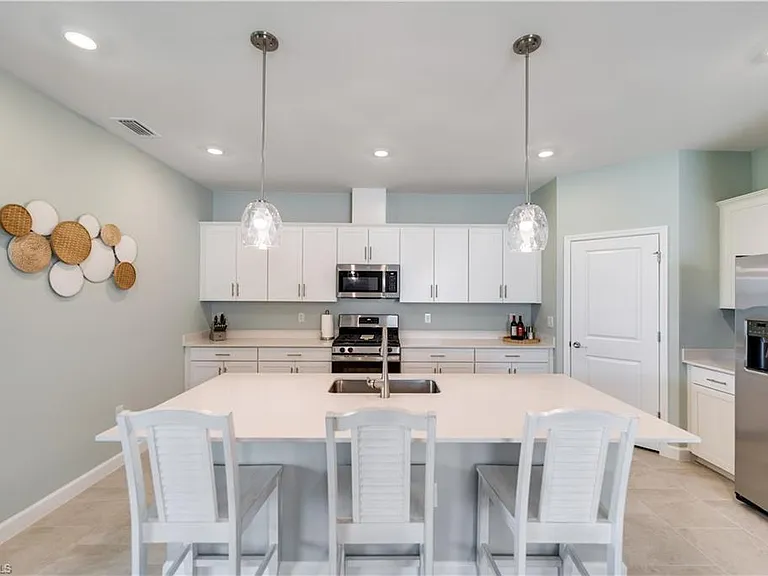 18546 Ives Dr — Photo 12