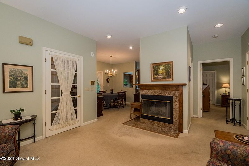 3rd image of 38 Sarazen Street
