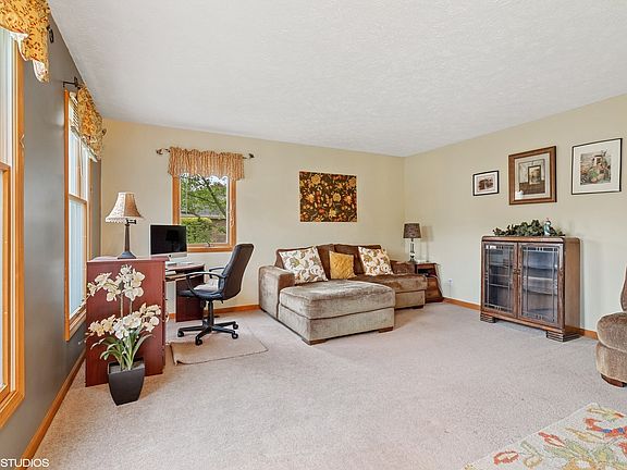 3rd image of 24917 W Prairie Dr