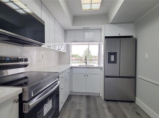 9401 SW 4th St APT 202, Miami, FL 33174